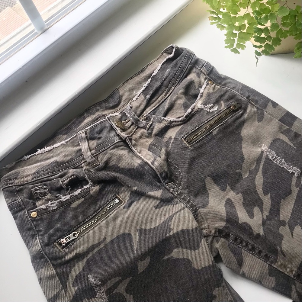 Zara Camo Jean